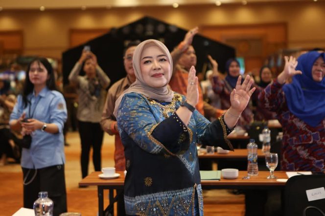 
					Ketua TP PKK OKU Selatan, Ny. Yohana Abusama, Perkuat Sinergi PKK dan Dekranasda untuk Pemberdayaan Masyarakat